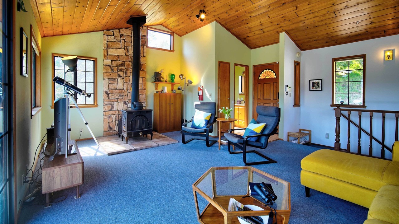 Photo of Livingroom in Crestline