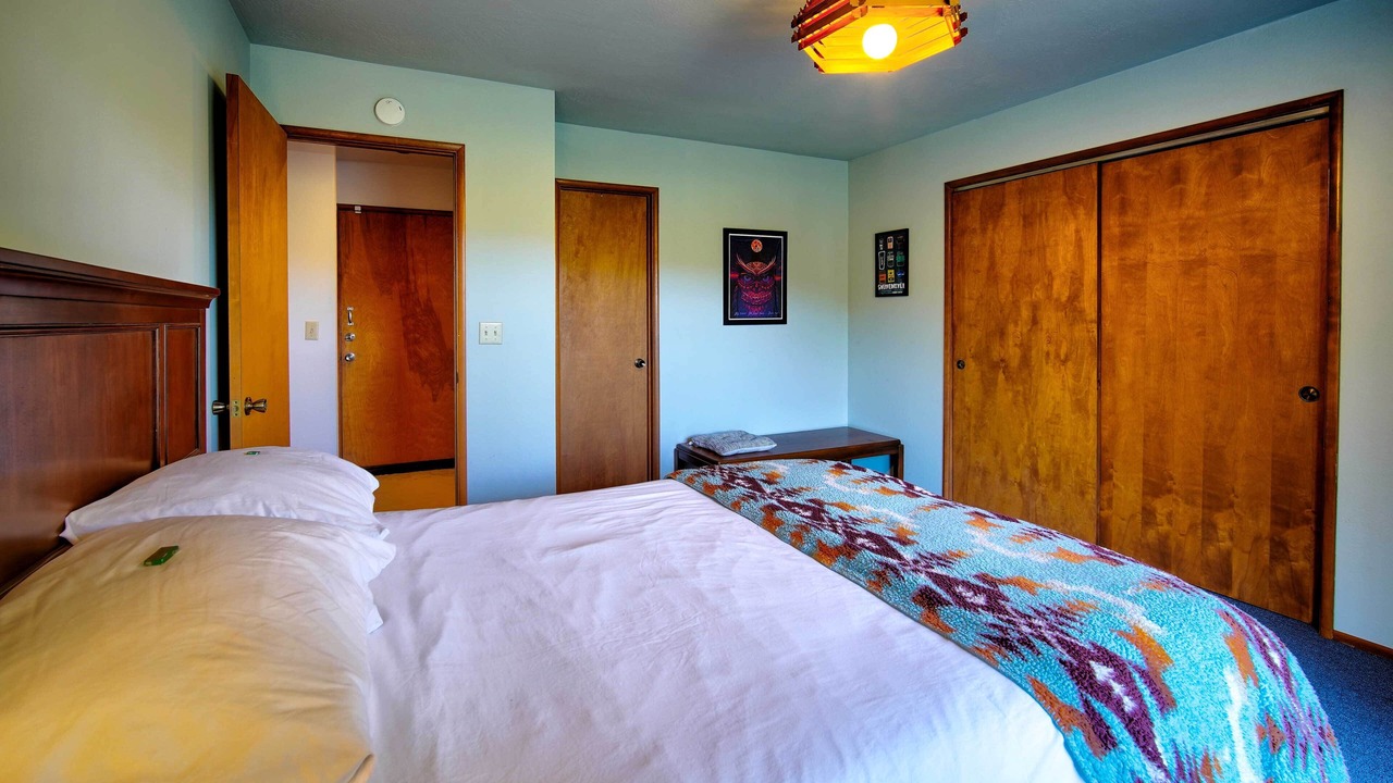 Photo of Bedroom in Crestline