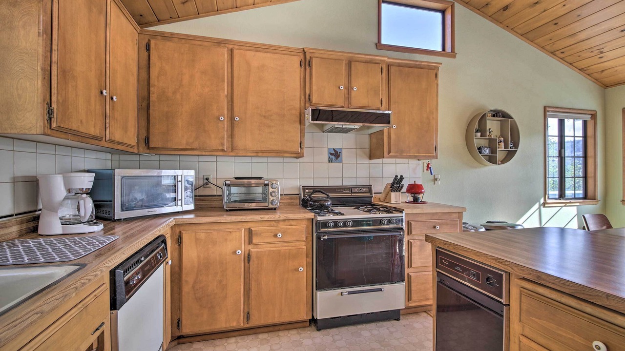 Photo of Kitchen in Crestline