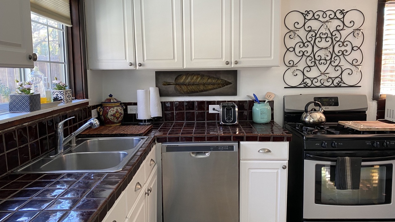 Photo of Kitchen in Lake Balboa