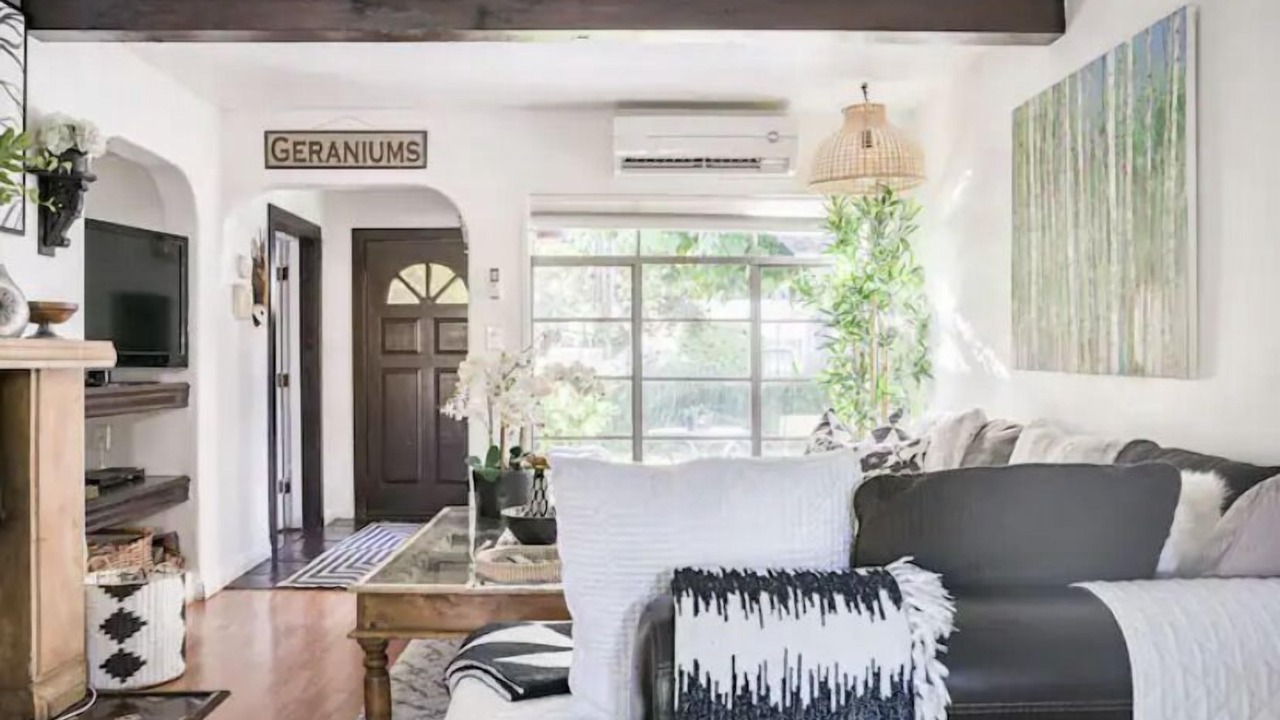 Photo of Livingroom in Lake Balboa