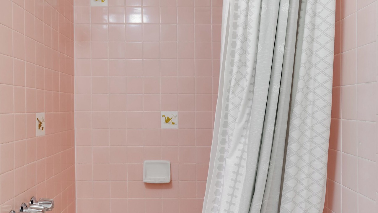 Photo of Bathroom in Beachwood Canyon