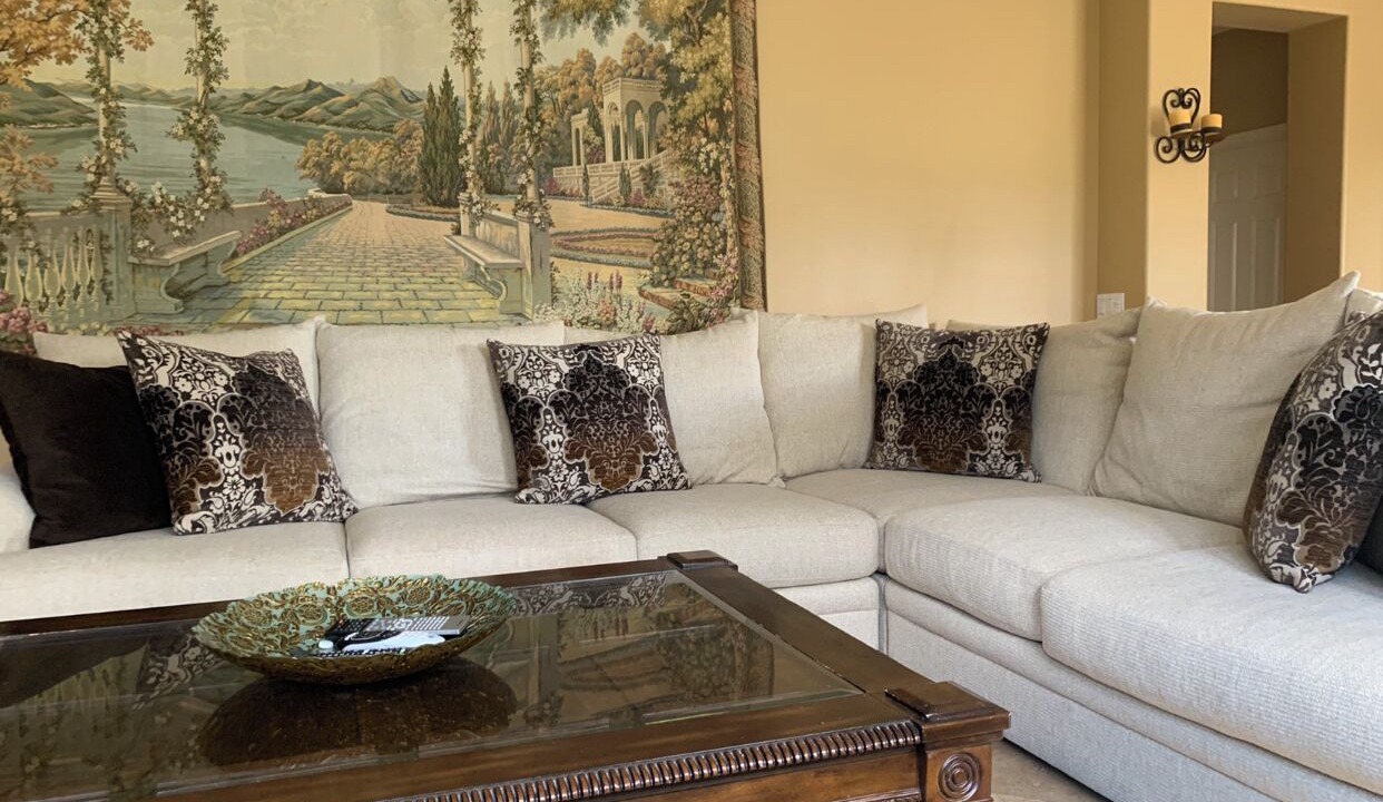 Photo of Livingroom in Stevenson Ranch