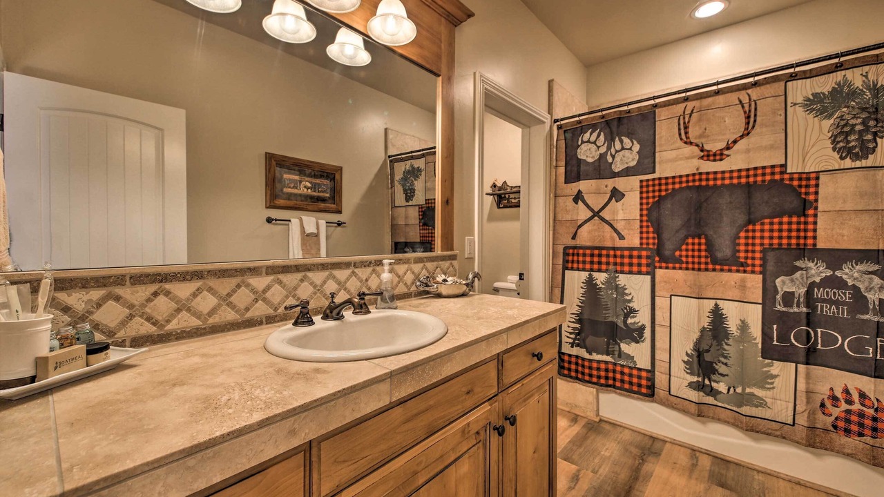 Photo of Bathroom in Twin Peaks