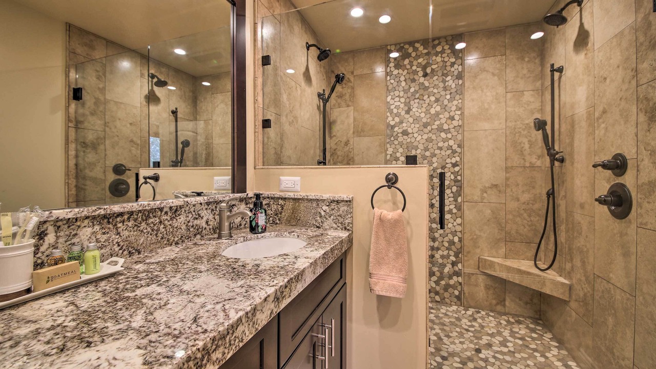 Photo of Bathroom in Twin Peaks