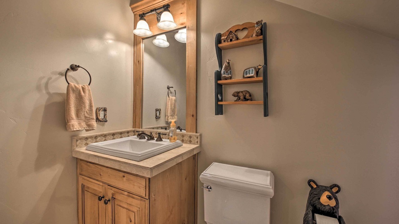Photo of Bathroom in Twin Peaks
