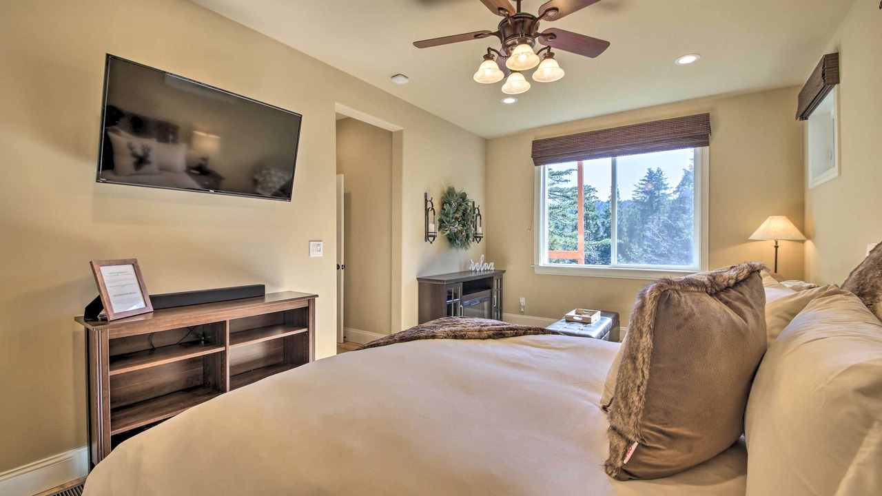 Photo of Bedroom in Twin Peaks