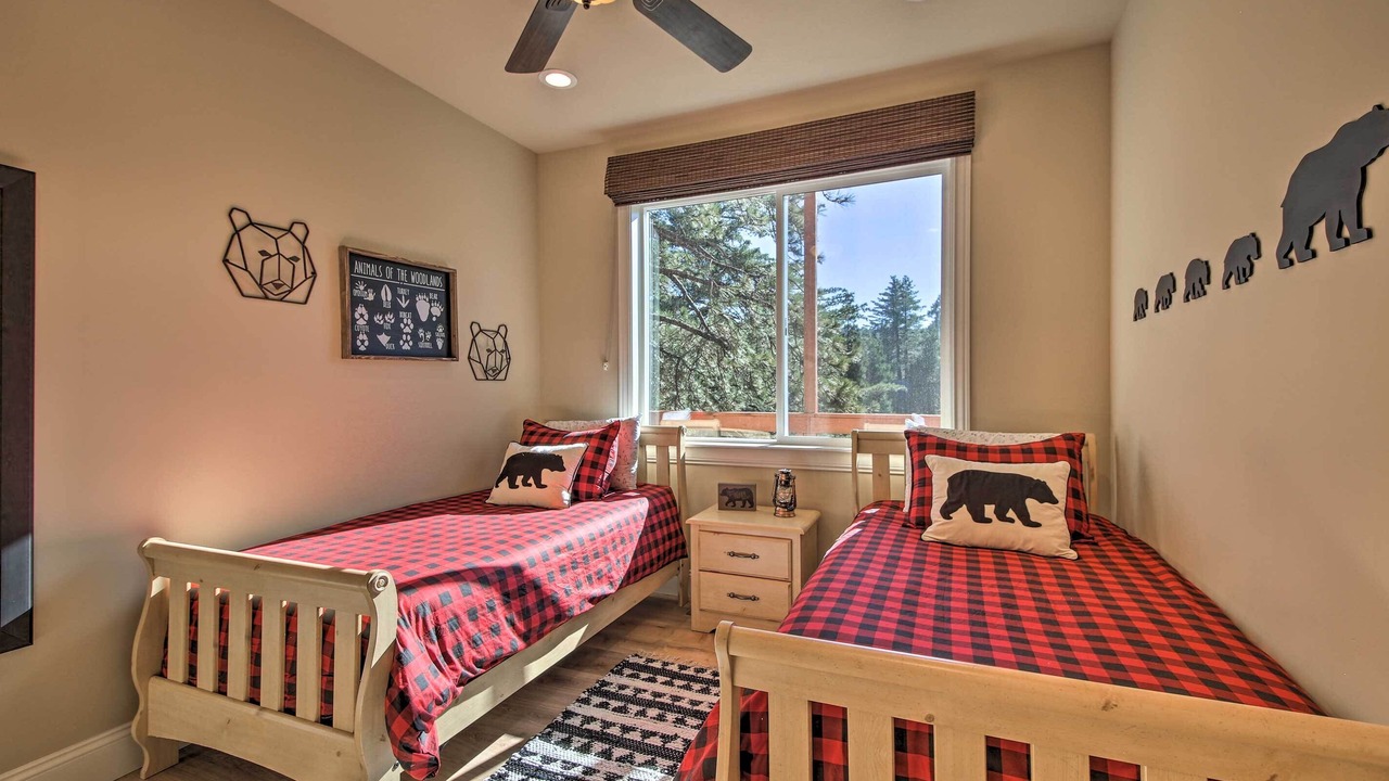 Photo of Bedroom in Twin Peaks