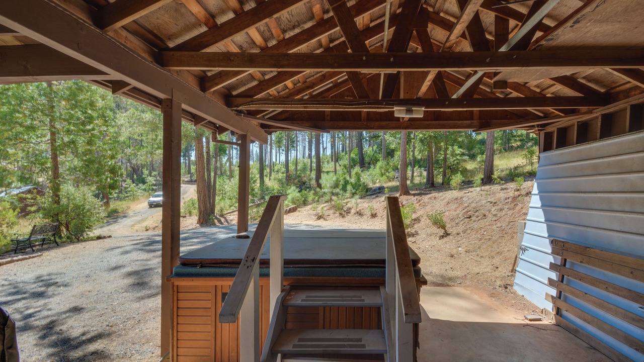 Photo of Outdoor in Groveland