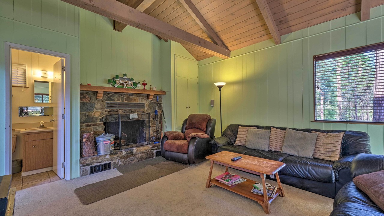 Photo of Livingroom in Groveland