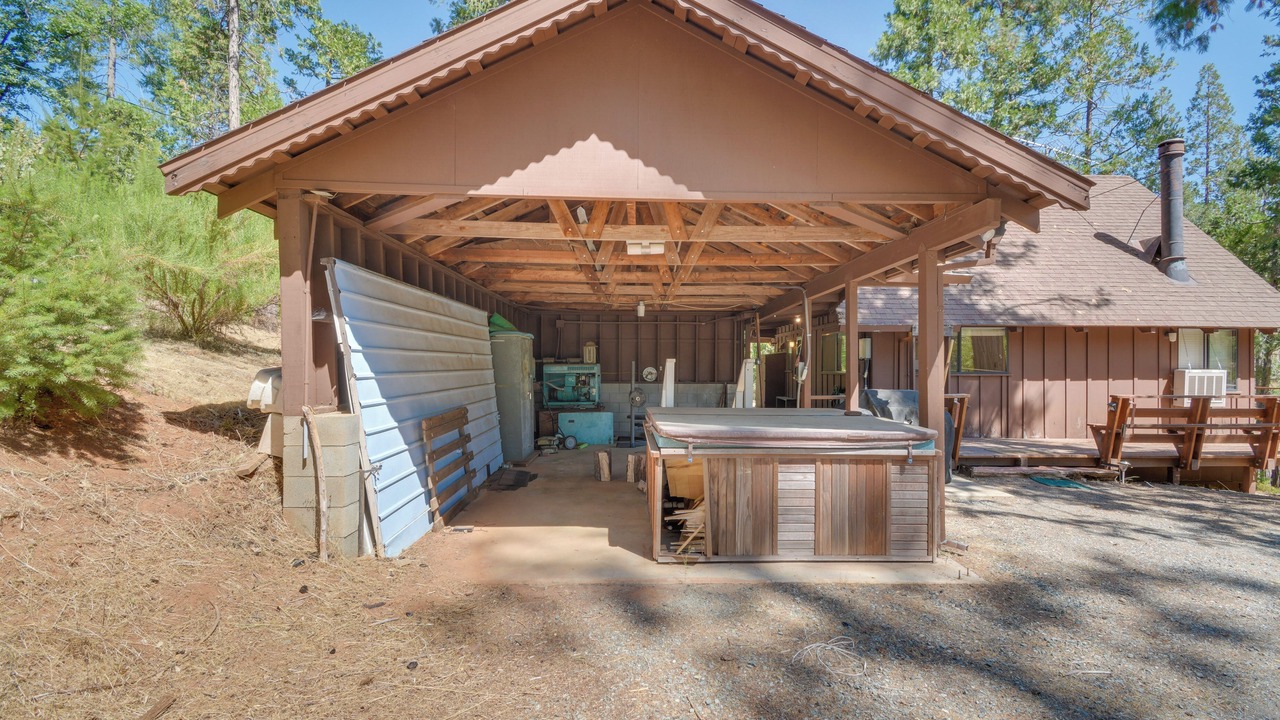 Photo of Outdoor in Groveland