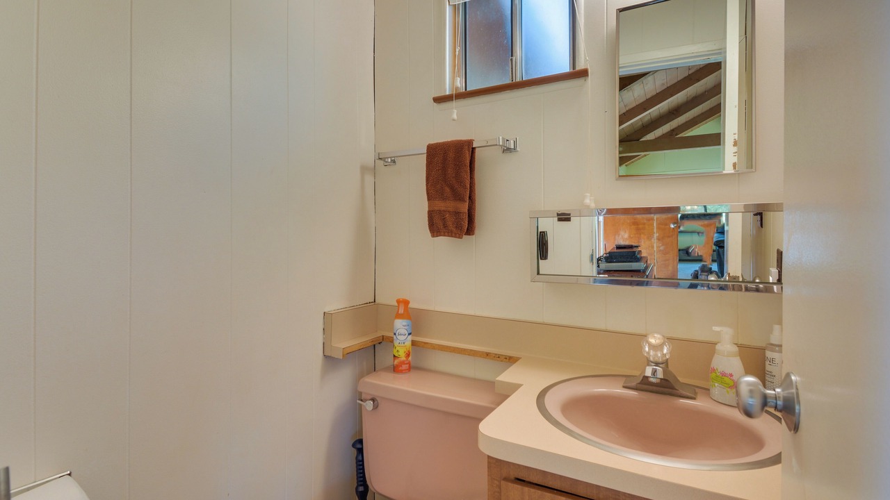 Photo of Bathroom in Groveland