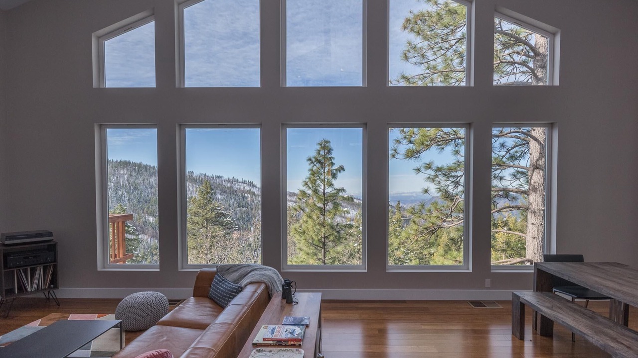 Photo of Livingroom in Yosemite West