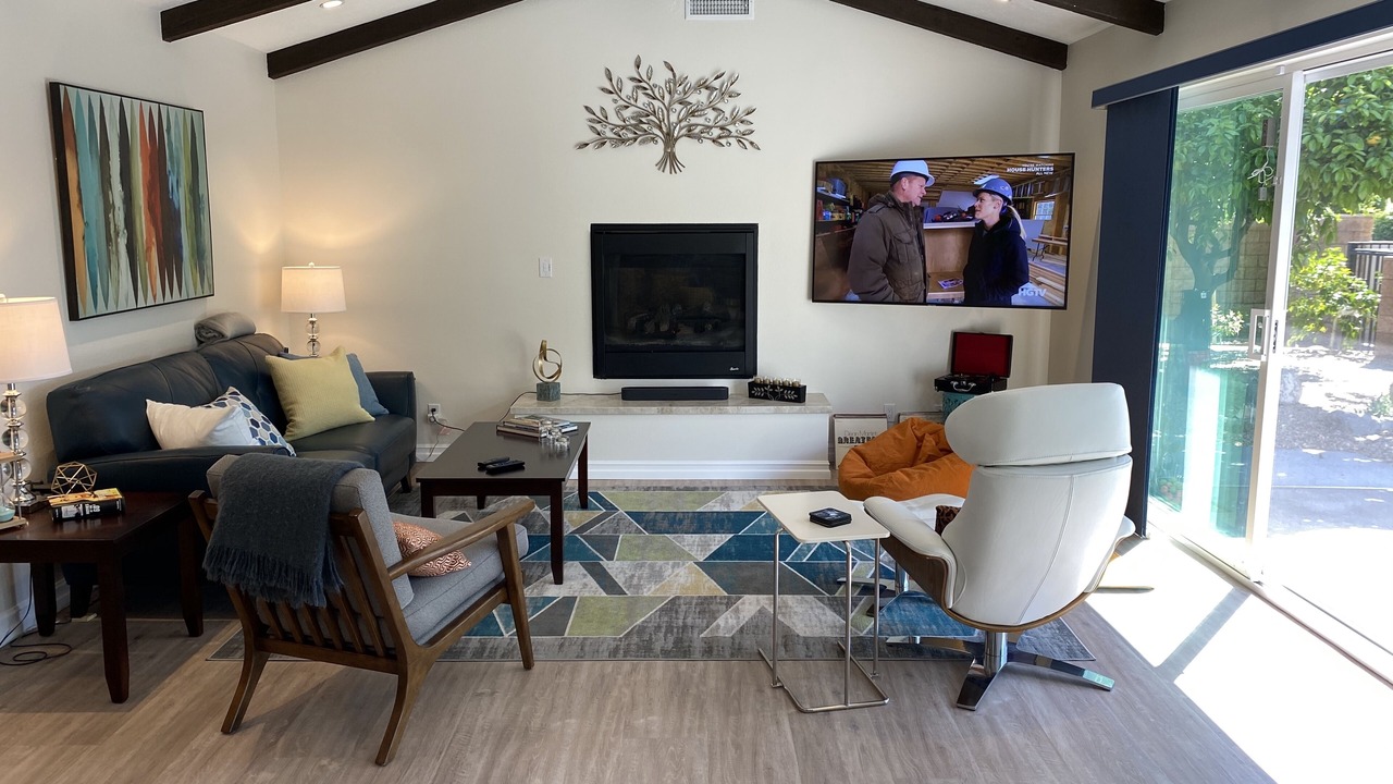 Photo of Livingroom in Racquet Club West