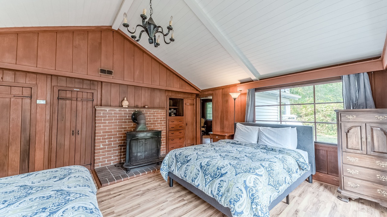 Photo of Bedroom in Westhaven-Moonstone