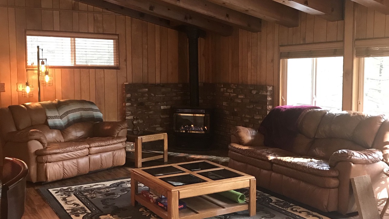 Photo of Livingroom in Hamilton Branch