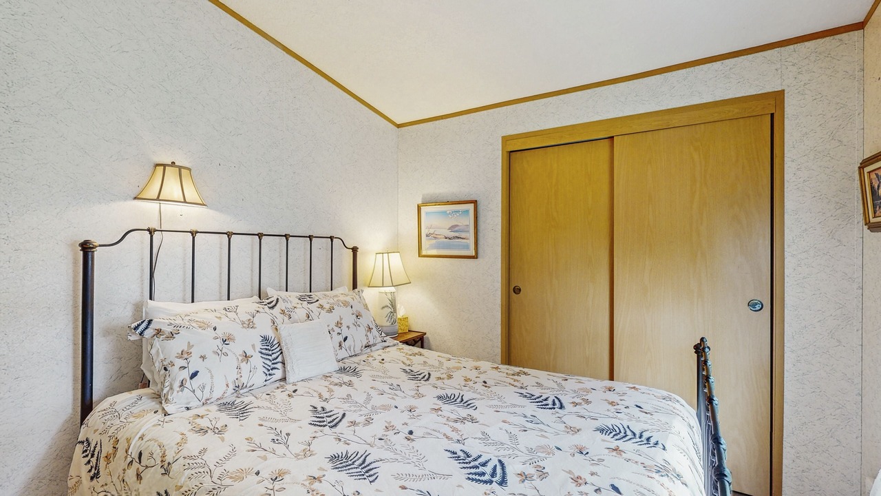 Photo of Bedroom in Loleta