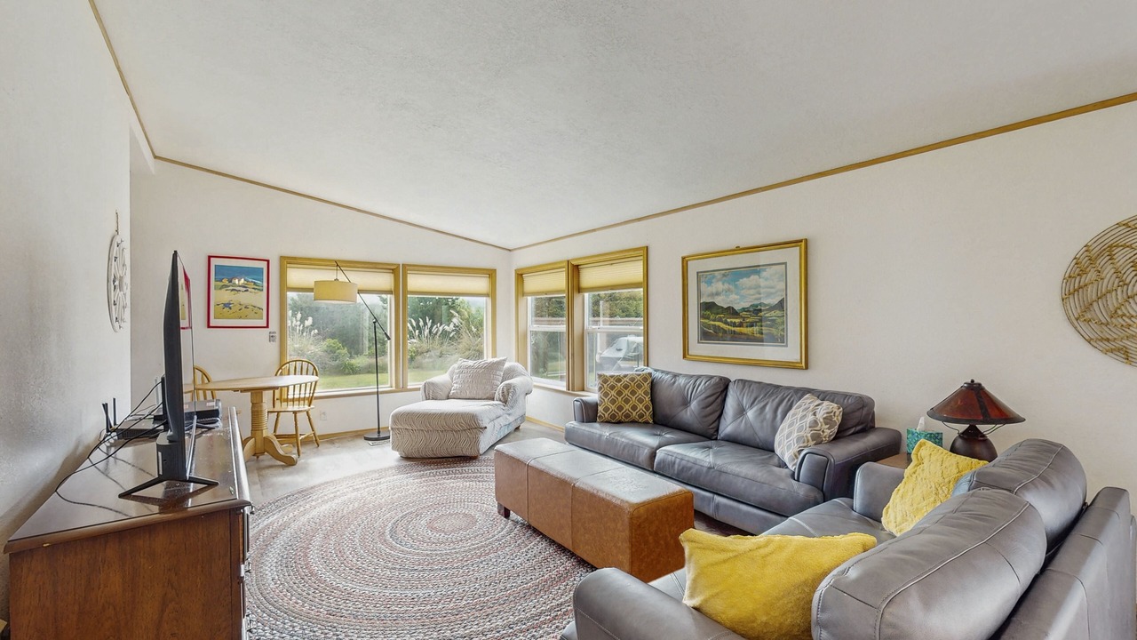 Photo of Livingroom in Loleta