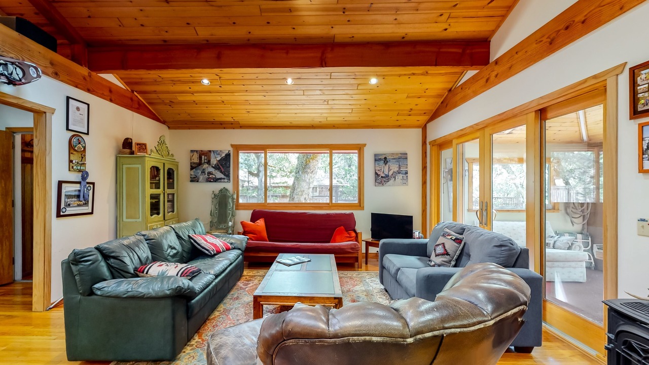 Photo of Livingroom in Burnt Ranch