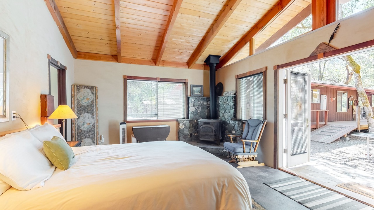 Photo of Bedroom in Burnt Ranch