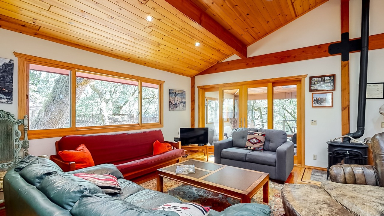 Photo of Livingroom in Burnt Ranch