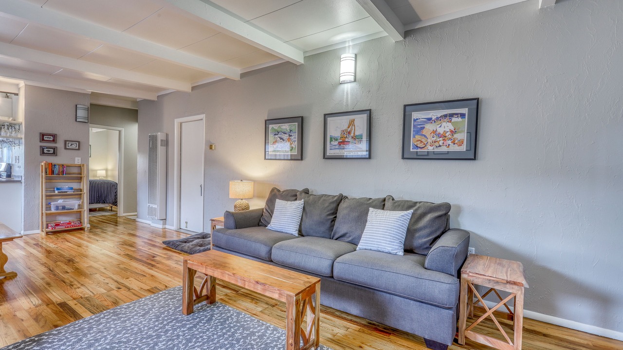 Photo of Livingroom in Eureka