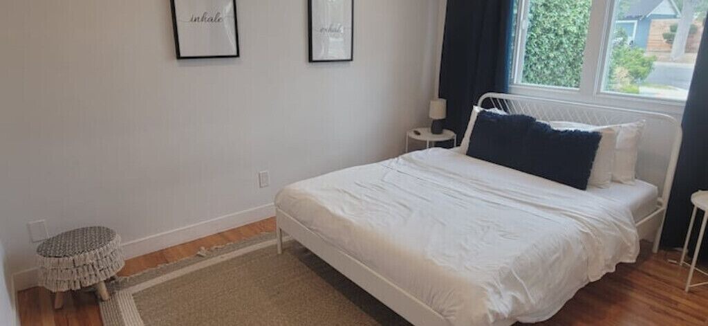 Photo of Bedroom in Valley Glen
