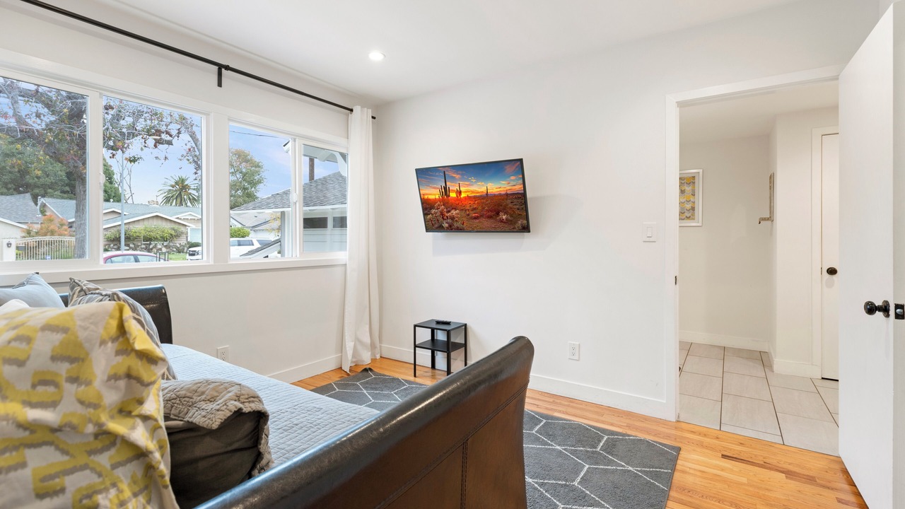 Photo of Bedroom in Valley Glen
