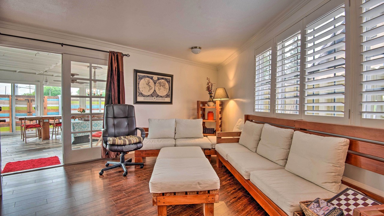 Photo of Livingroom in Mayflower Village
