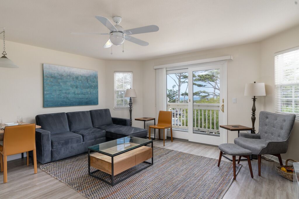 Photo of Livingroom in Monterey