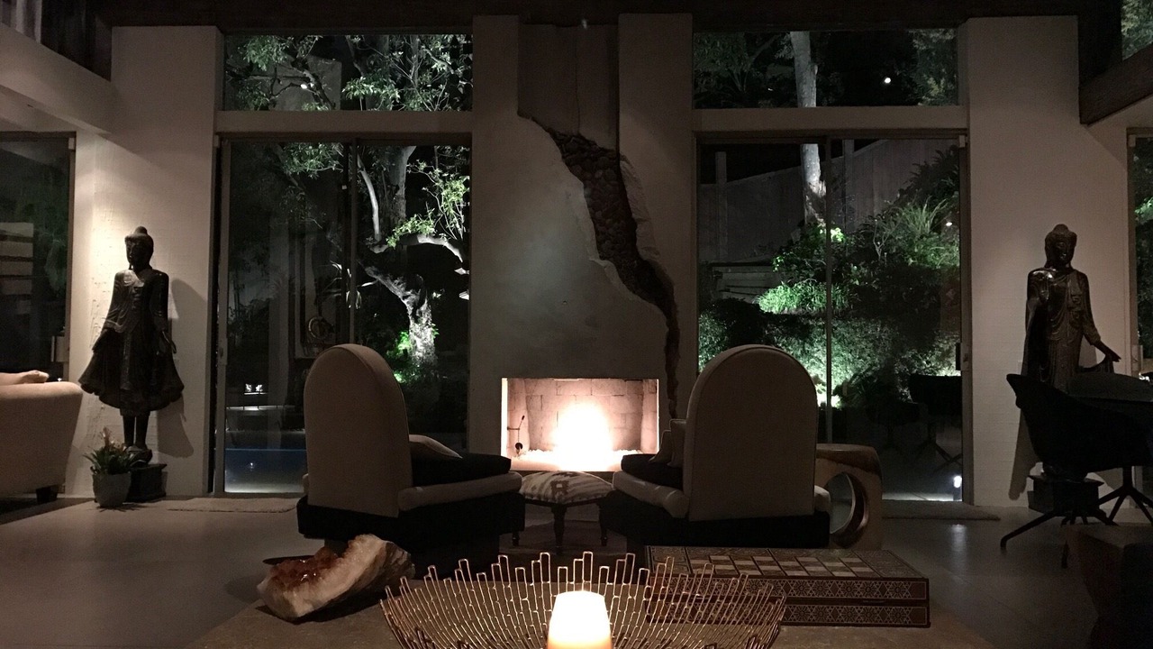 Photo of Livingroom in Beverly Glen