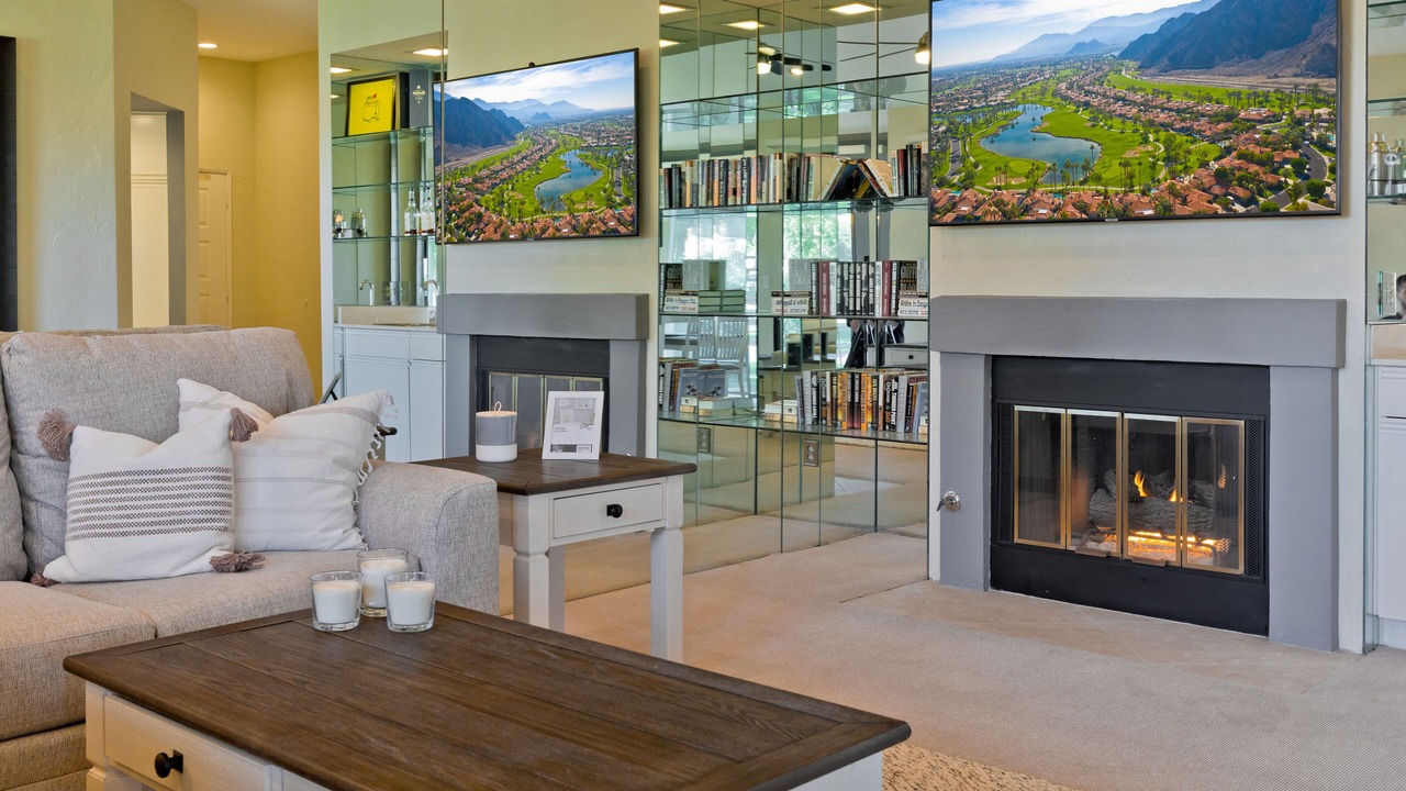 Photo of Livingroom in Palm Desert