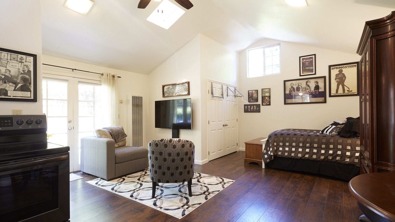 Photo of Bedroom in Willow Glen