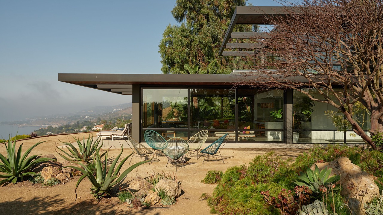 Photo of Patio Balcony in Eastern Malibu