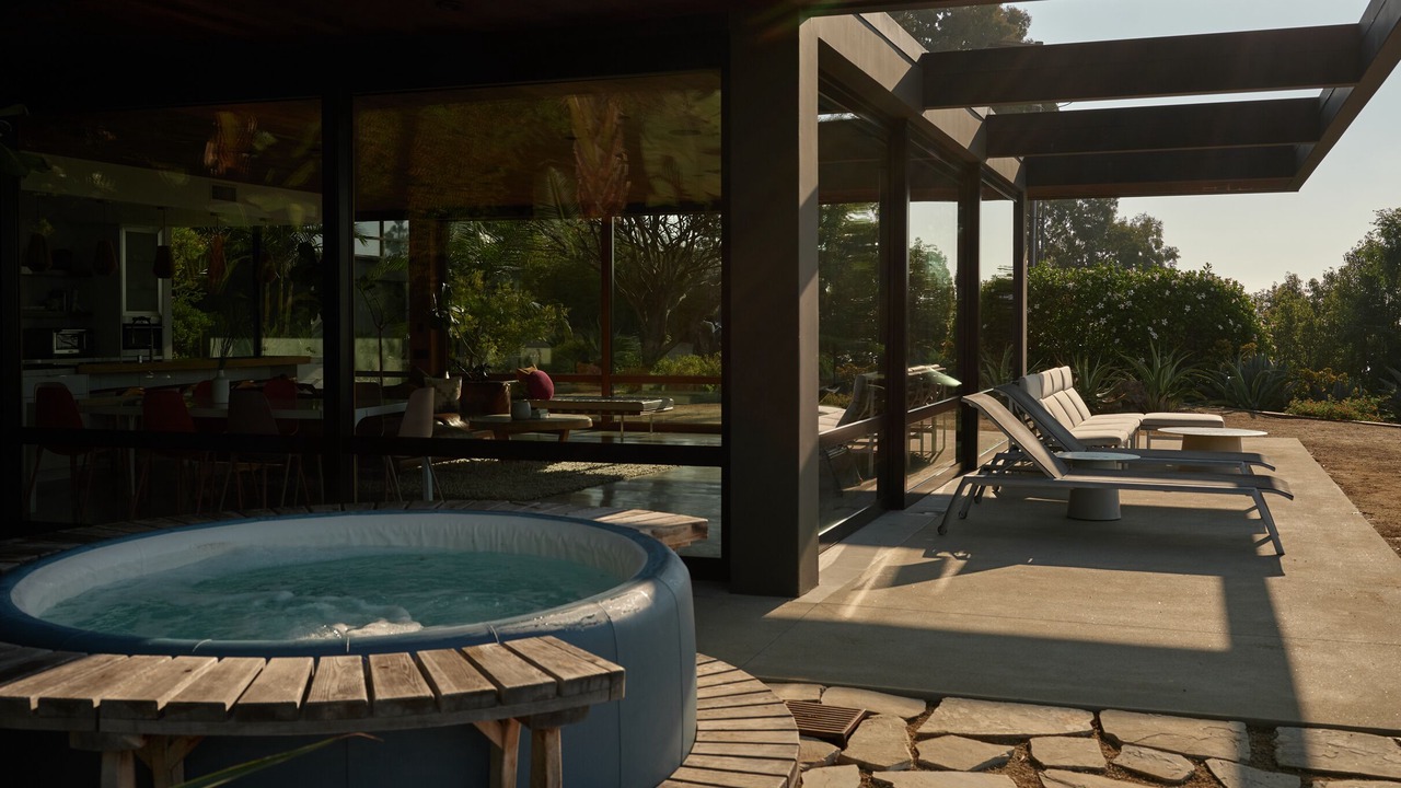Photo of Patio Balcony in Eastern Malibu