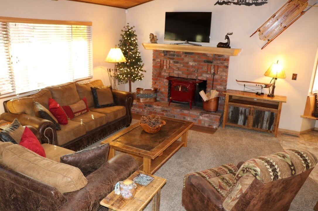 Photo of Livingroom in Eagle Mountain Estates