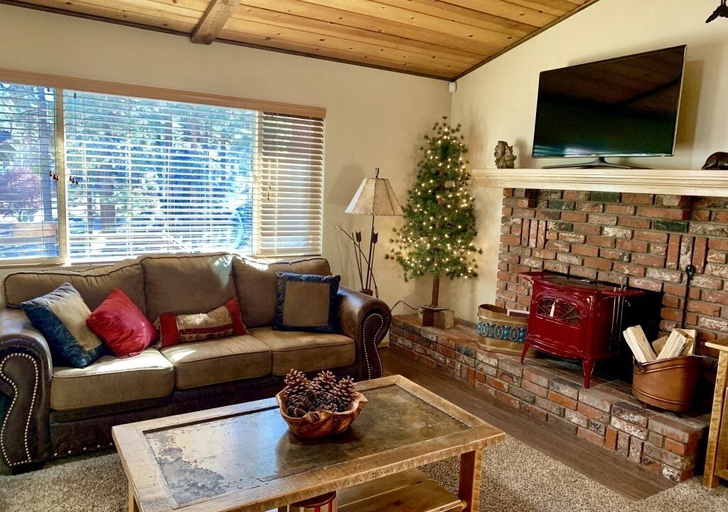 Photo of Livingroom in Eagle Mountain Estates