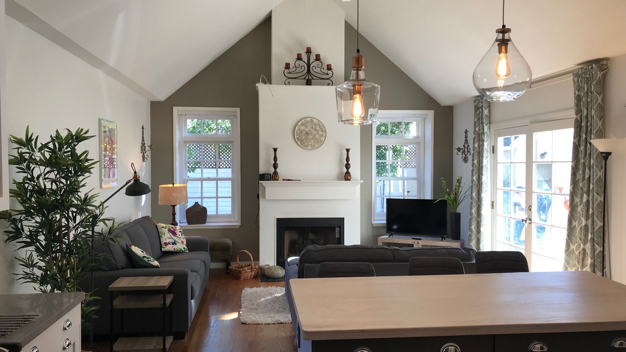 Photo of Bedroom in Junior College Neighborhood Association