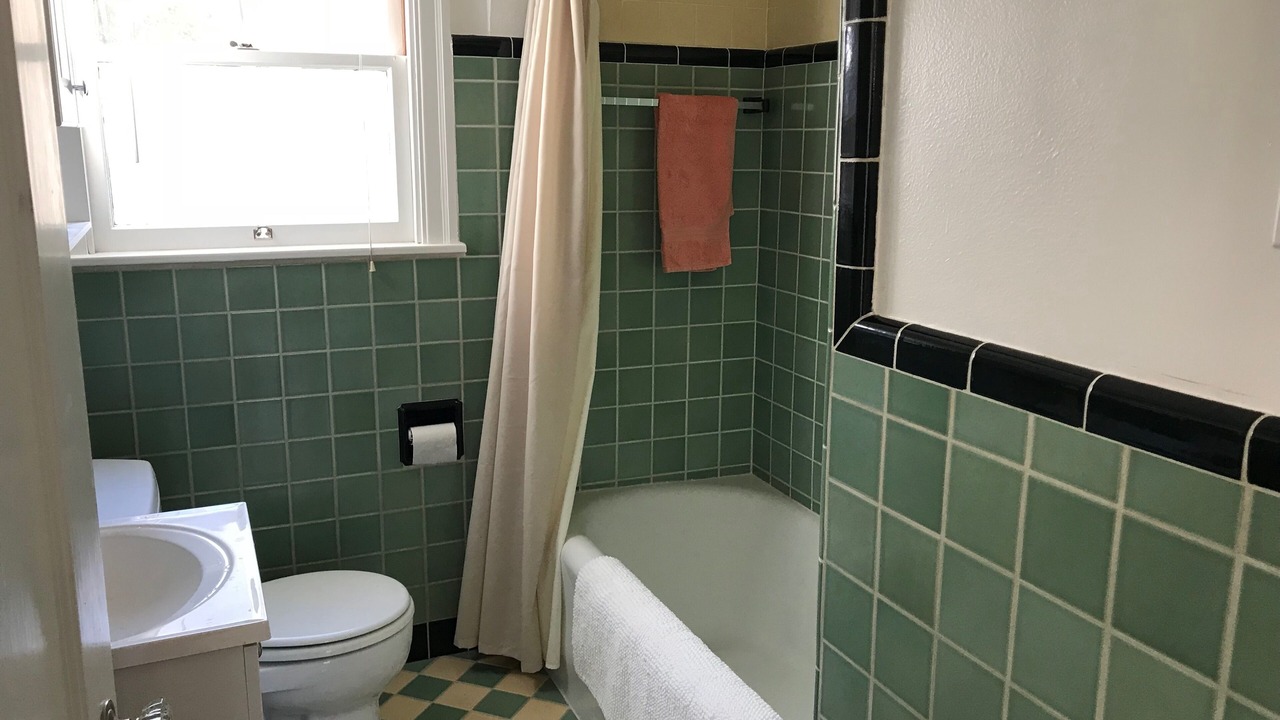 Photo of Bathroom in Junior College Neighborhood Association
