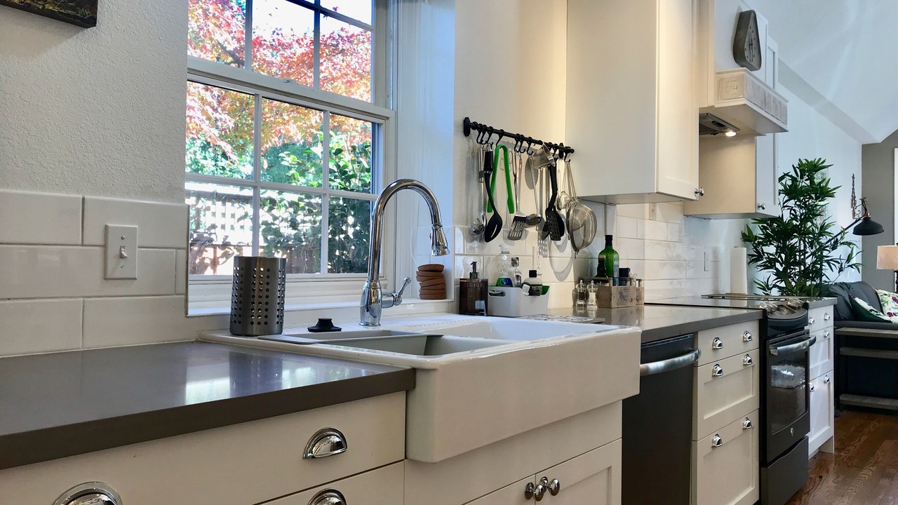 Photo of Kitchen in Junior College Neighborhood Association