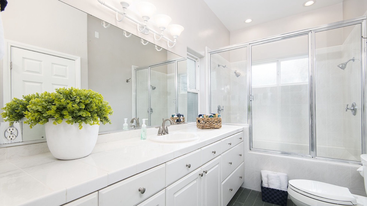 Photo of Bathroom in Vista