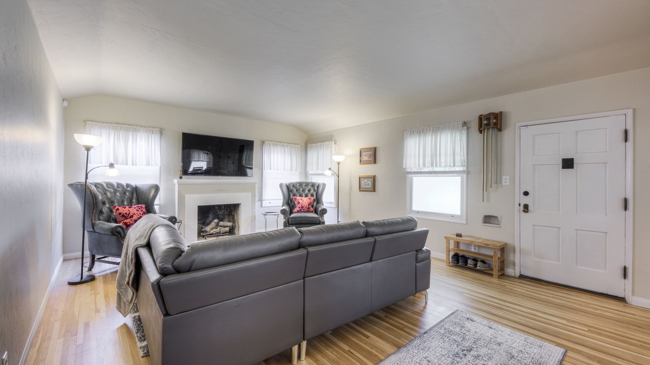 Photo of Livingroom in Oleander - Sunset
