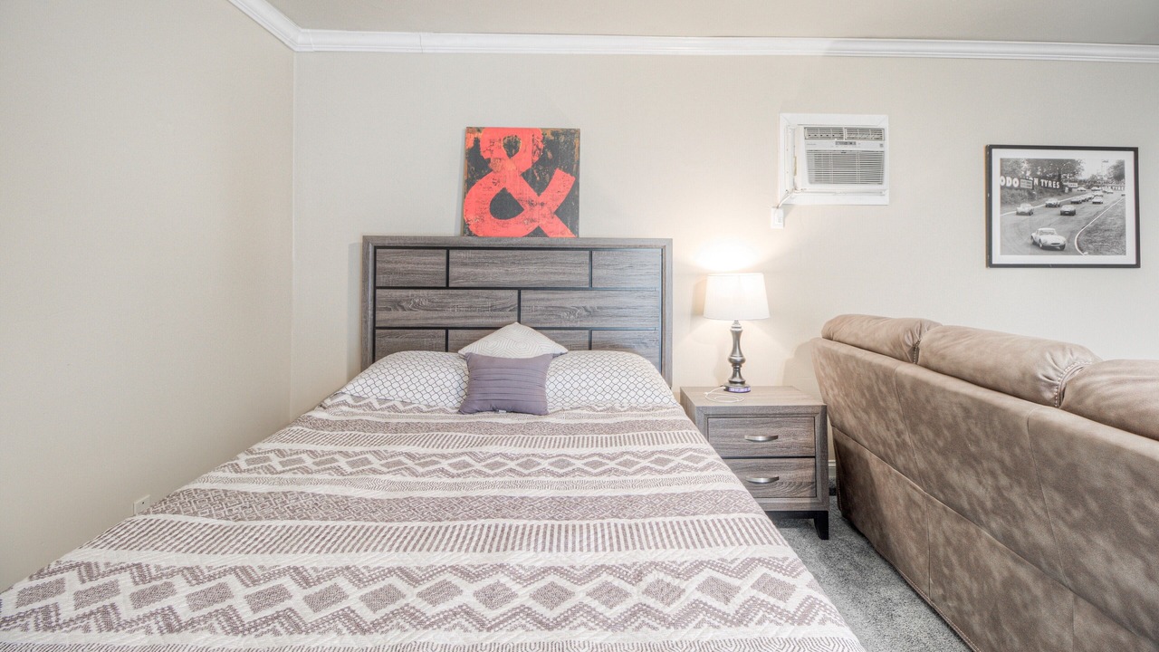 Photo of Bedroom in Oleander - Sunset