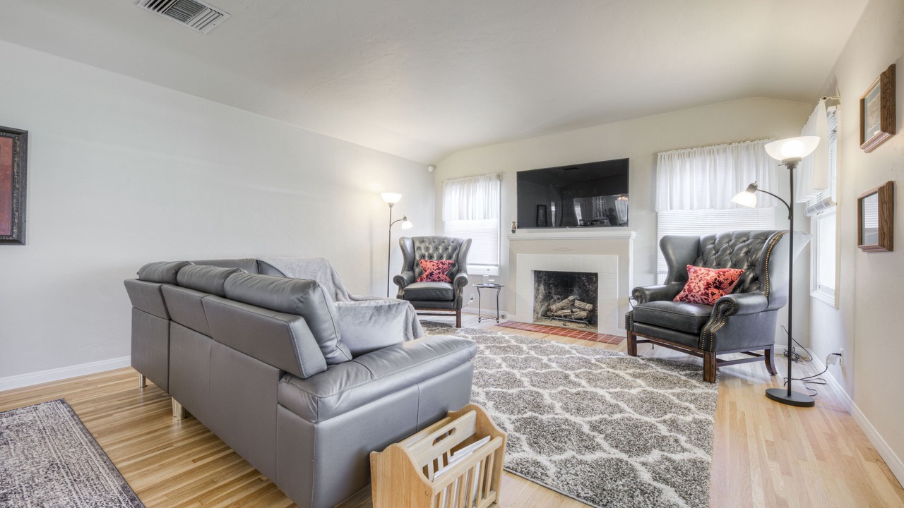 Photo of Livingroom in Oleander - Sunset