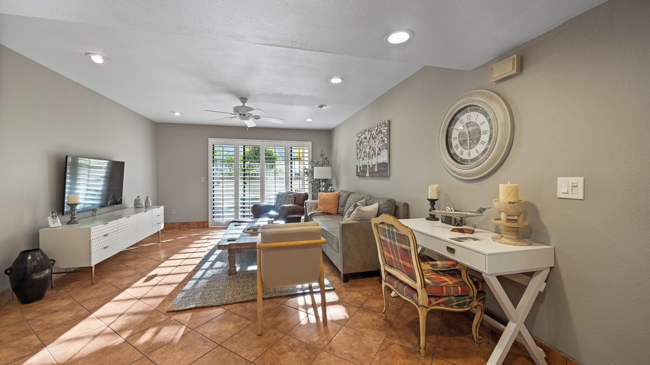 Photo of Bedroom in Canyon Corridor