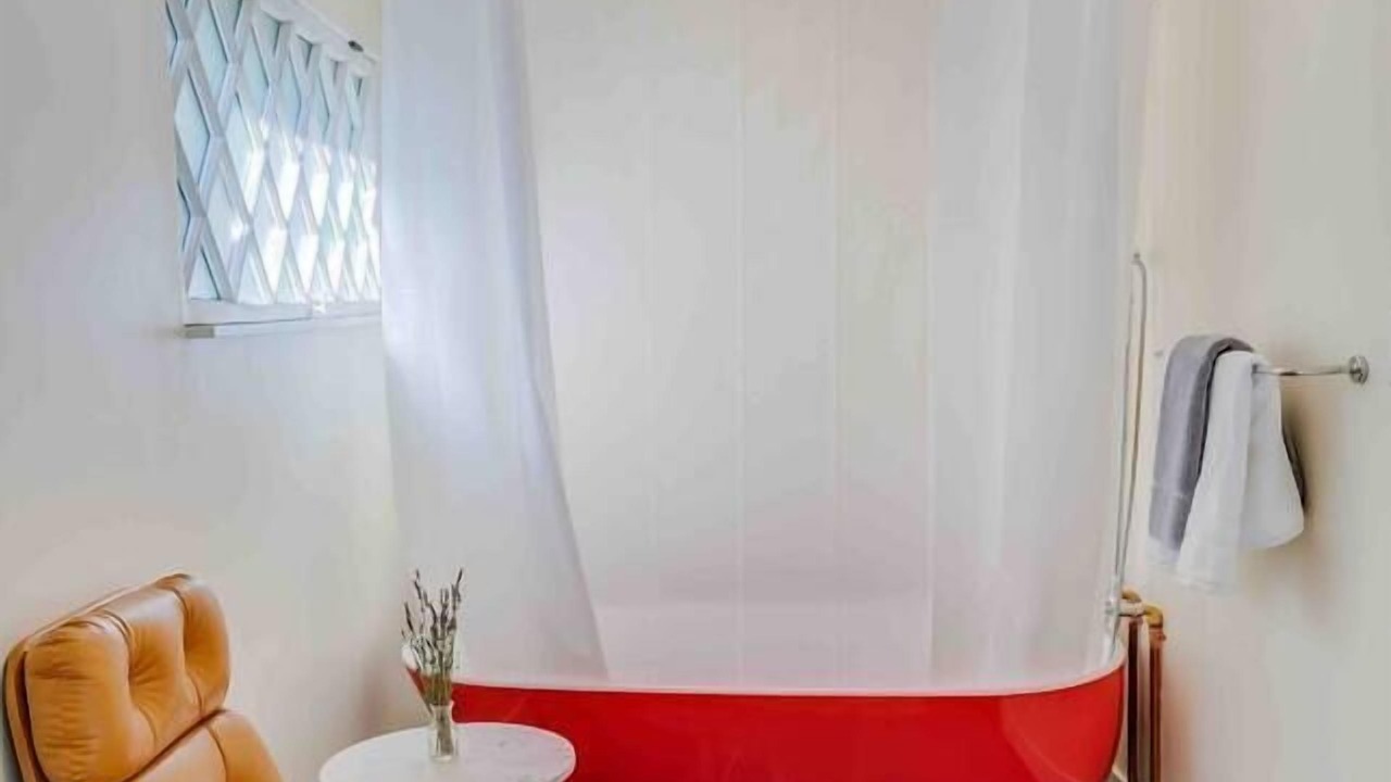 Photo of Bathroom in Twin Peaks