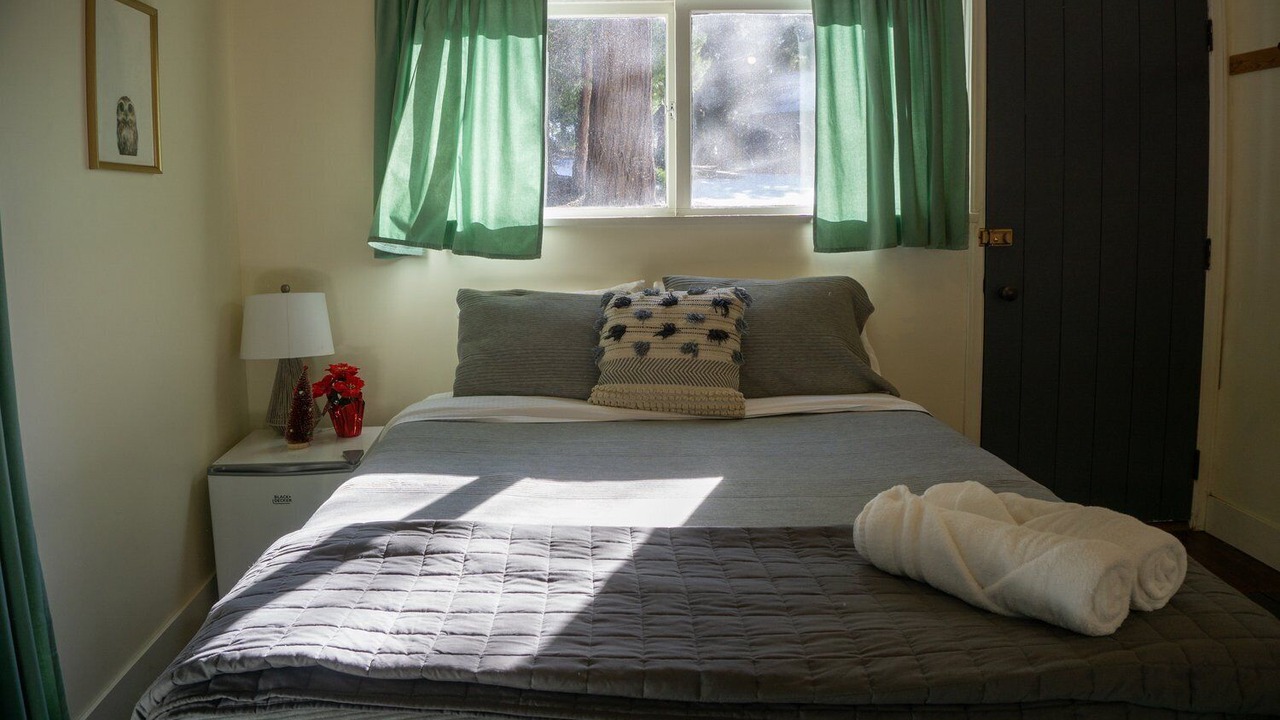 Photo of Bedroom in Twin Peaks