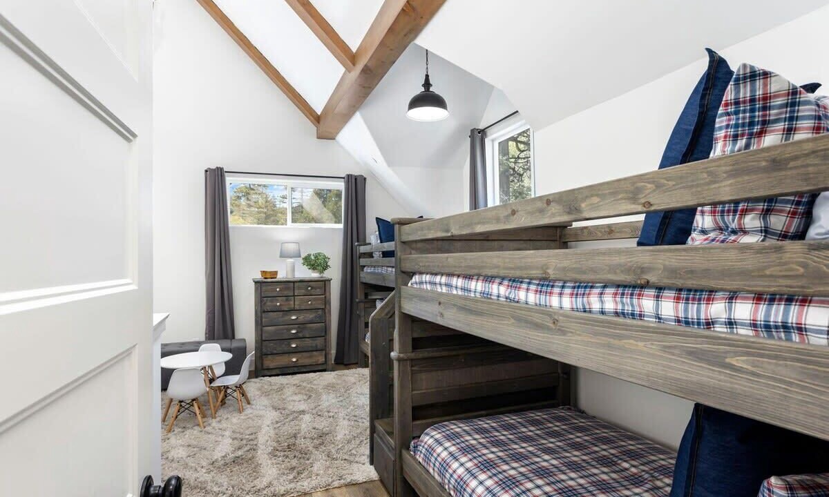 Photo of Bedroom in Blue Jay