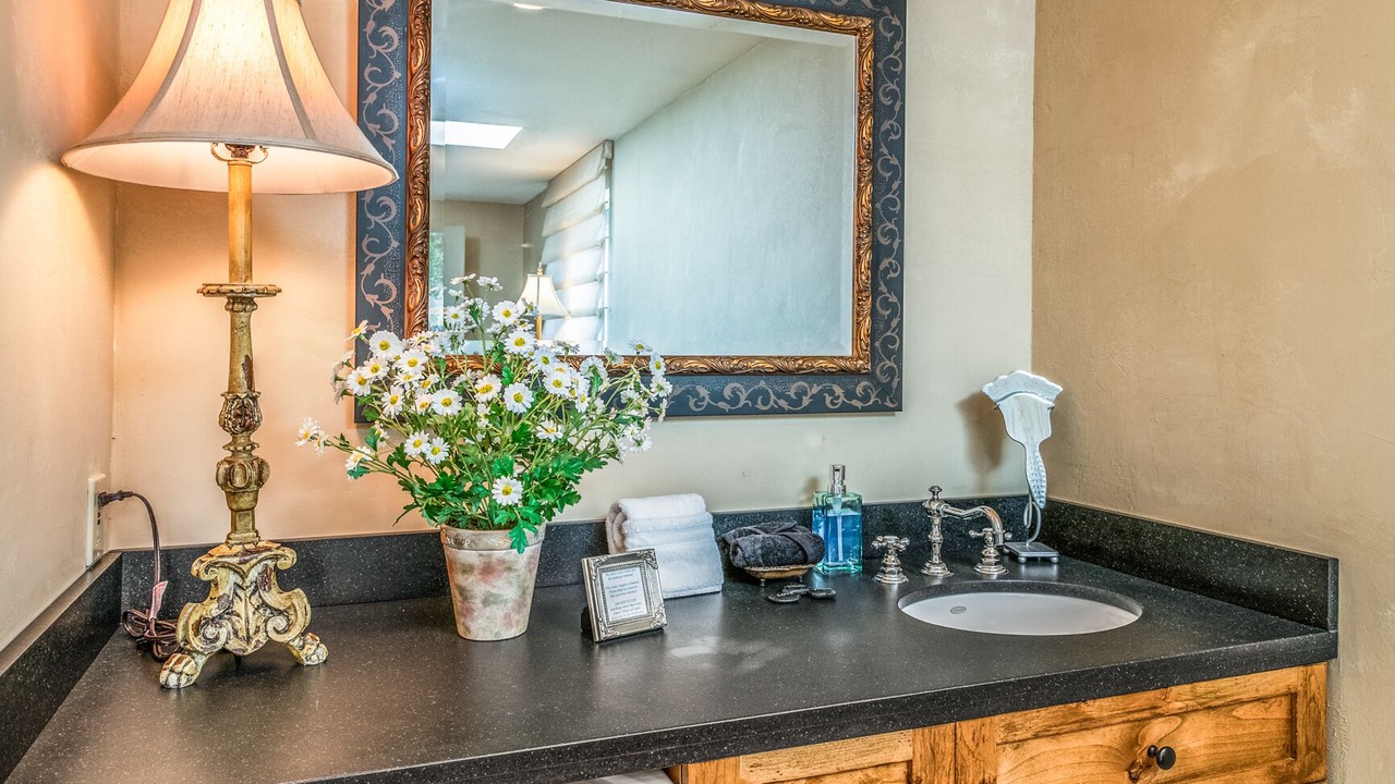 Photo of Bathroom in Golden Rectangle