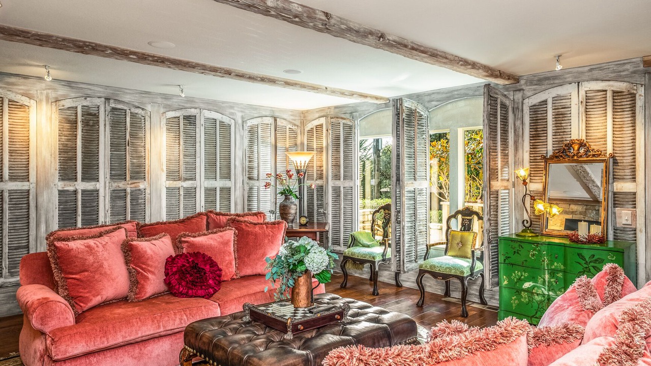 Photo of Livingroom in Golden Rectangle